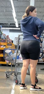 Latina Milf Booty Pokin Out