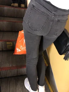 Booty in Tight Black Jeans on the Subway Escalator Creepshot Closeup