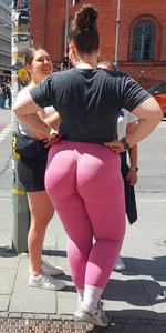 Thick fat German ass in pink leggings (OC, pics)