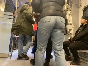 Big Hot Butt in Blue Jeans Public Transport Creepshots Gallery