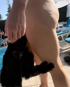 MILF booty at the pool