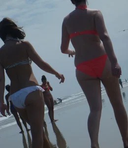 Candid beach and bikini babes
