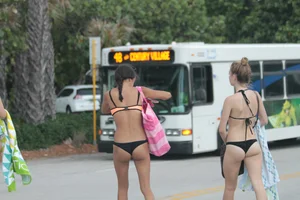 Even more hot and sexy bikini babes in Florida