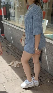 Sexy milf with pretty face and great ass