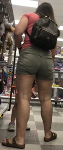Thicc art lover Milf in shorts