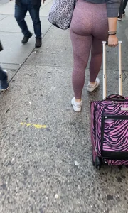 Nice Pawg in Leggings