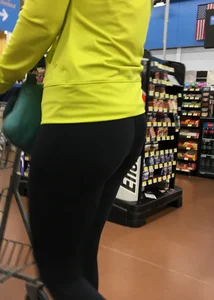 Walmart lady shopping with a nice big booty in tight black leggings