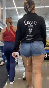 Sexy Latina ass in tight Jean shorts