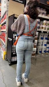 Home Depot worker…tight jeans