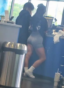 Hot black hair gym pawg!