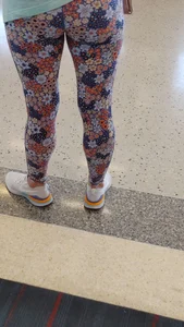 Flower print leggings blondie at the airport