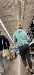 Nice lil’ but on this snow bunny. O/C