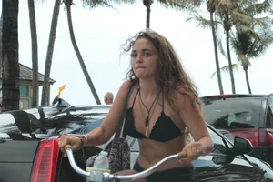 Sexy Florida beach bikini girls