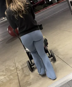 Perfect jiggly ass walking in yoga pants