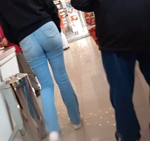 Nice ass in thight jeans