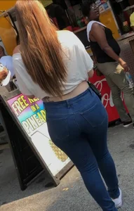 PAWG in jeans (not-OC)