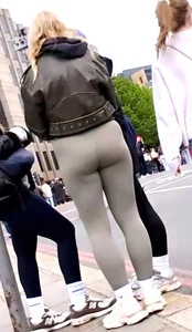 Sexy blonde in Grey Leggings