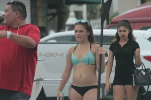 Candid Florida beach and bikini girls