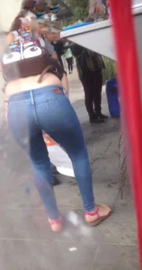 Beautiful plain pants in thin women. LOOK AT IT!