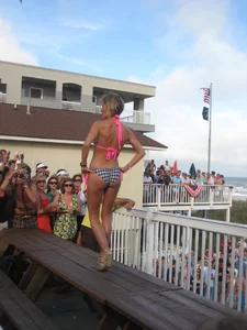 IOP Bikini Contest Drivin N' Cryin Show May 2009