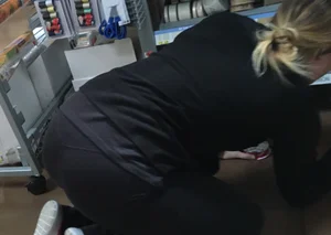 Blonde milf with a nice ass and vtl in leggings on her knees bending over