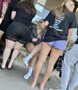 Waiting for bagels  (oc)