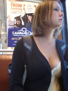 Candid boobs, nip slip and downblouse pics