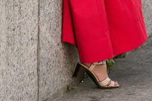 Large collection of candid girls' legs and feet in public places