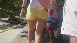 Milf in yellow shorts with vpl and a wedgie