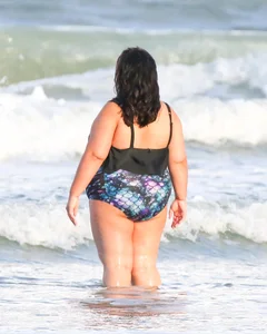 Extra thick girl at the beach in a bikini