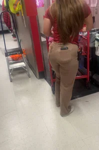 Thick target Asian baddie in tight jeans (bending over)