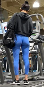 Gym Babe in Blue — Seducing Ass + Spreading Legs