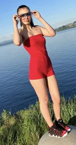 Hot non-candid girl cameltoe