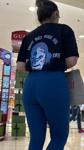 Ass in Leggings