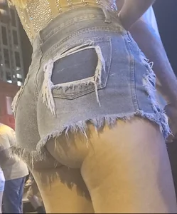Nashville Ass 1: amazing blonde in short cut off jean shorts