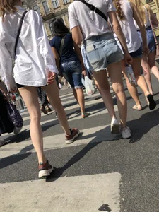 Group of Candid Girls in Mini Shorts With Amazing Legs Crossing a Street Creepshots Gallery