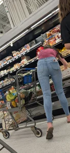 Tight beauty women with nice tits in blue jeans at walmart. OC