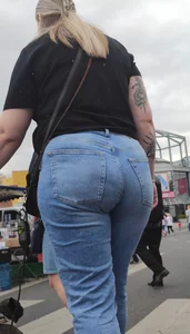 Thick blonde brick house has a massive ass