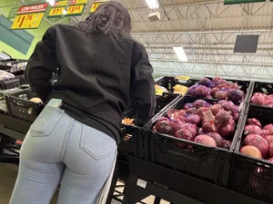 Tight booty!