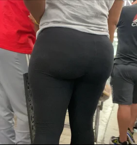 Two THICK ebony broads!