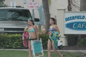 Deerfield Beach girls in bikinis