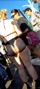 Goth cheeks at music festival    [MEGAPOST]