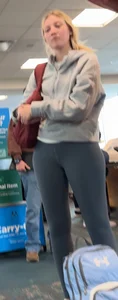 Traveling blonde with nice ass in leggings