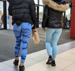 Two in one blue scrunched leggings ass caught second time OC