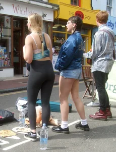 Guitar playing blonde babe with a nice ass and vtl in tight leggings