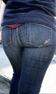 Chunky Ass in Blue Jeans Closeup Street Creeshot