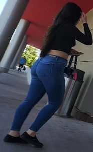 Latina great shape jeans