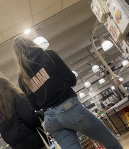 Teen girls cute ass and face