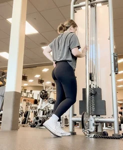 Gym pawg looked into my camera and still gave a show! (OC)