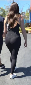 Perfect shape yoga pants walking follow